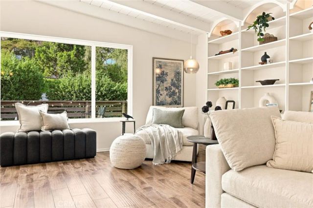 8518 Walnut, Los Angeles, CA 90046