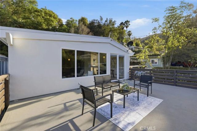 8518 Walnut, Los Angeles, CA 90046