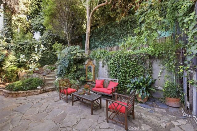 8518 Walnut, Los Angeles, CA 90046