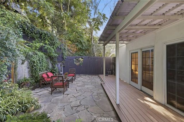 8518 Walnut, Los Angeles, CA 90046