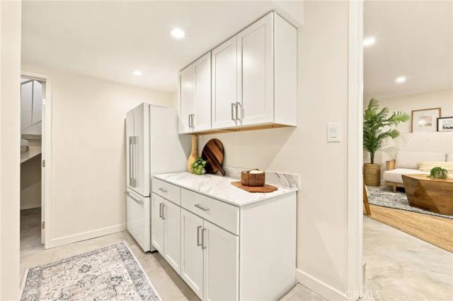 8518 Walnut, Los Angeles, CA 90046