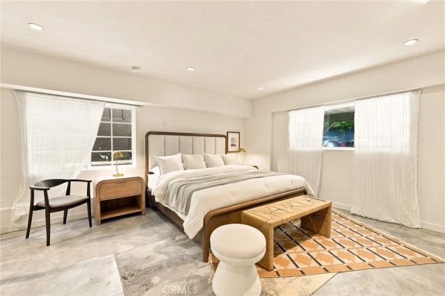 8518 Walnut, Los Angeles, CA 90046