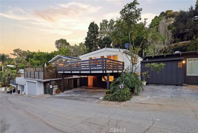 8518 Walnut, Los Angeles, CA 90046
