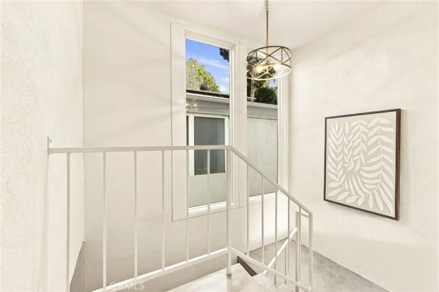 8518 Walnut, Los Angeles, CA 90046
