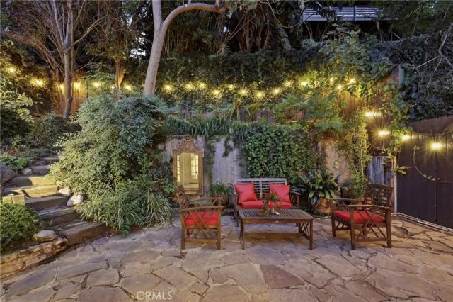 8518 Walnut, Los Angeles, CA 90046