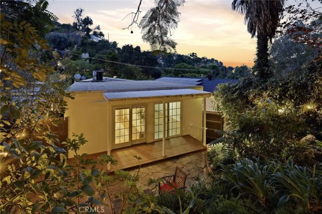 8518 Walnut, Los Angeles, CA 90046