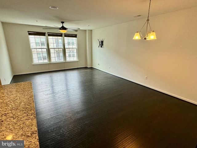 7536 BRUNSON CIR, Gainesville, VA 20155