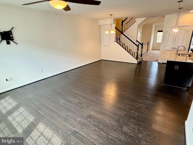 7536 BRUNSON CIR, Gainesville, VA 20155