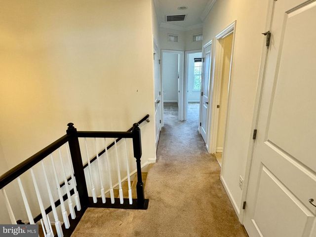 7536 BRUNSON CIR, Gainesville, VA 20155