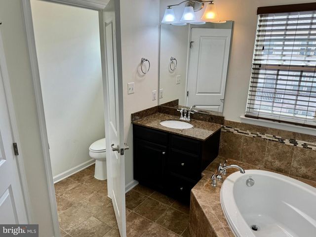 7536 BRUNSON CIR, Gainesville, VA 20155