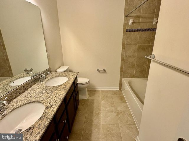 7536 BRUNSON CIR, Gainesville, VA 20155