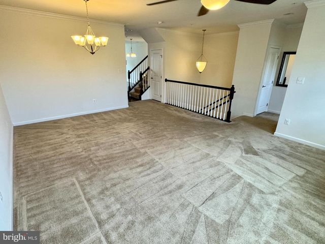 7536 BRUNSON CIR, Gainesville, VA 20155