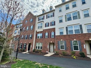 7536 BRUNSON CIR, Gainesville, VA 20155