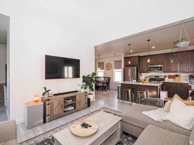 5297 W BOWSTRING WAY, South Jordan, UT 84009