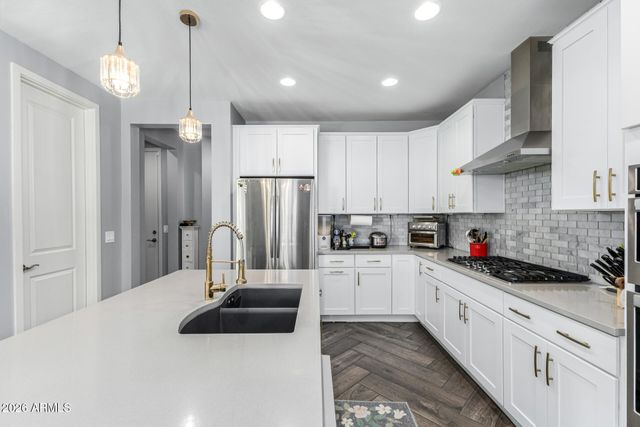 3557 E TINA Drive, Phoenix, AZ 85050