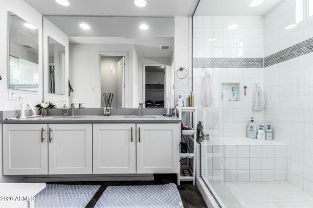 3557 E TINA Drive, Phoenix, AZ 85050