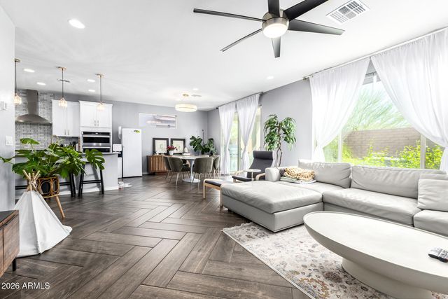 3557 E TINA Drive, Phoenix, AZ 85050