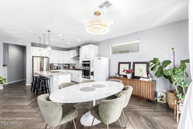 3557 E TINA Drive, Phoenix, AZ 85050