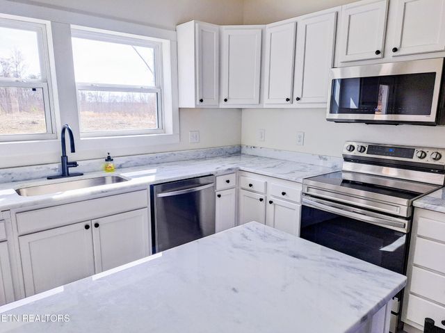 4907 Newton Rd, Crossville, TN 38572