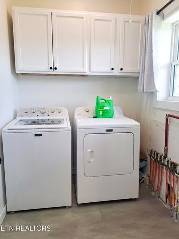 4907 Newton Rd, Crossville, TN 38572