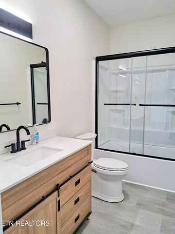 4907 Newton Rd, Crossville, TN 38572