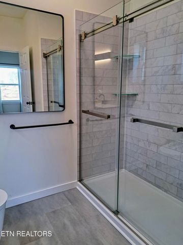 4907 Newton Rd, Crossville, TN 38572