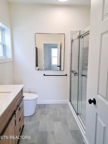 4907 Newton Rd, Crossville, TN 38572