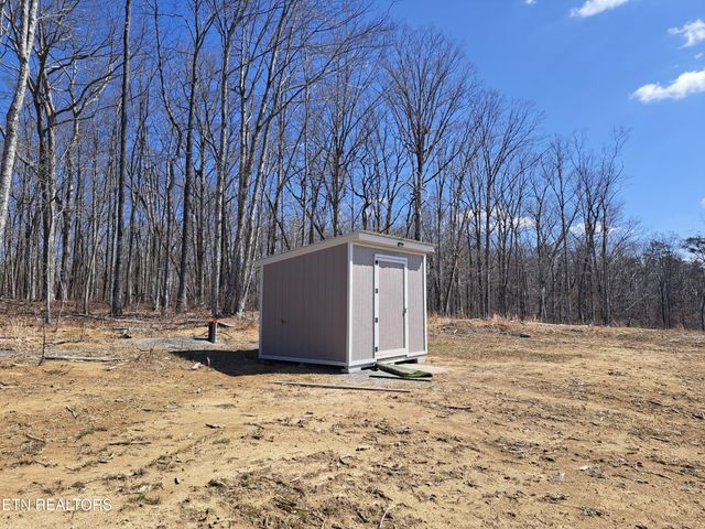 4907 Newton Rd, Crossville, TN 38572