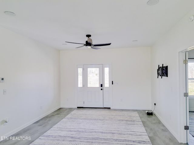 4907 Newton Rd, Crossville, TN 38572