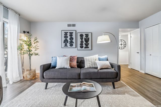 8038 Broadway Apt 225L, San Antonio, TX 78209