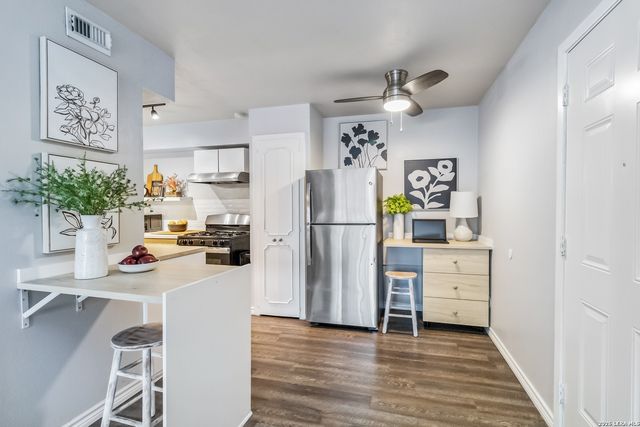 8038 Broadway Apt 225L, San Antonio, TX 78209