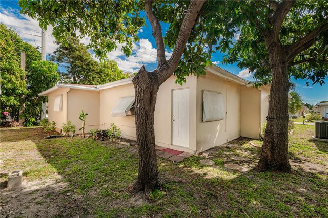4921 NW 15th Ave, Deerfield Beach, FL 33064