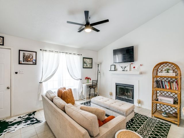 4612 Waterway Drive N, Fort Worth, TX 76137