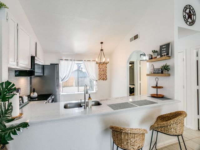 4612 Waterway Drive N, Fort Worth, TX 76137