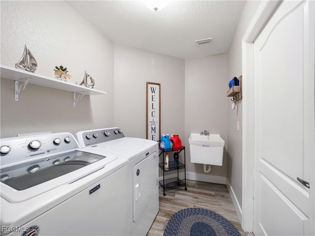 3109 SE 18th PL, Cape Coral, FL 33904