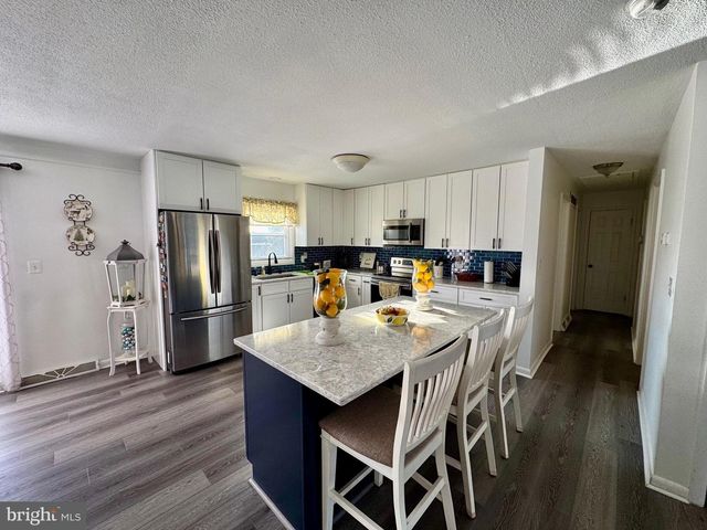 38 COVINGTON DR, Shrewsbury, PA 17361