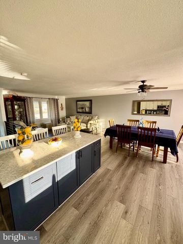 38 COVINGTON DR, Shrewsbury, PA 17361