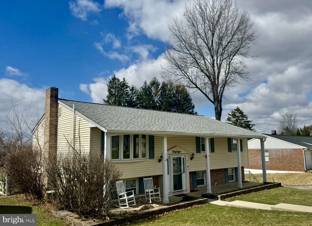 38 COVINGTON DR, Shrewsbury, PA 17361