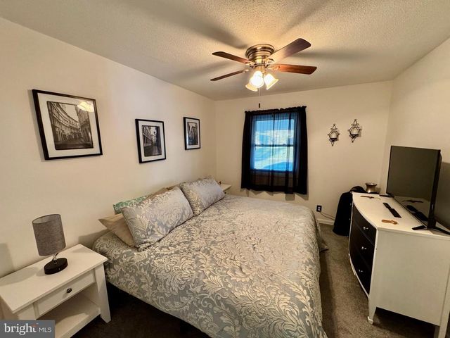 38 COVINGTON DR, Shrewsbury, PA 17361