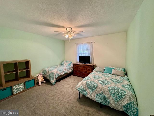 38 COVINGTON DR, Shrewsbury, PA 17361