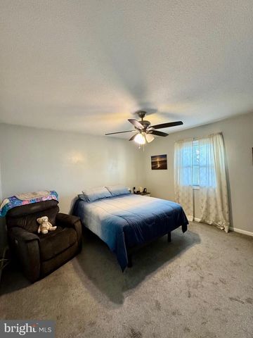 38 COVINGTON DR, Shrewsbury, PA 17361