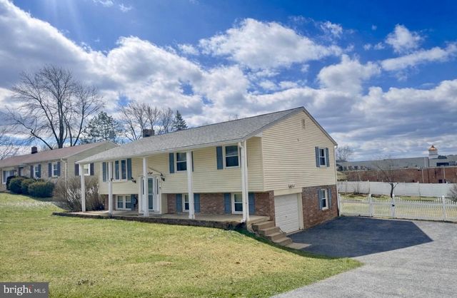 38 COVINGTON DR, Shrewsbury, PA 17361