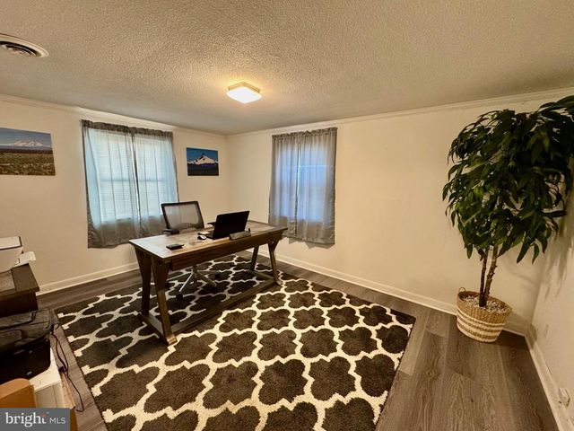 38 COVINGTON DR, Shrewsbury, PA 17361