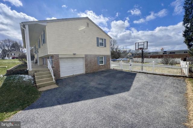 38 COVINGTON DR, Shrewsbury, PA 17361