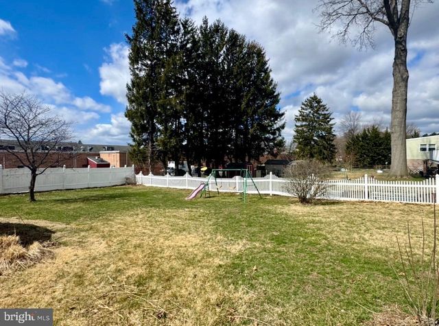 38 COVINGTON DR, Shrewsbury, PA 17361