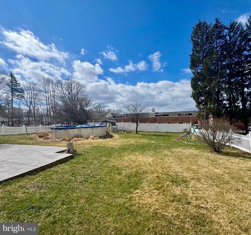 38 COVINGTON DR, Shrewsbury, PA 17361