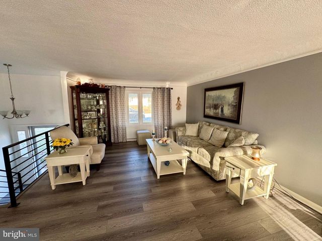 38 COVINGTON DR, Shrewsbury, PA 17361