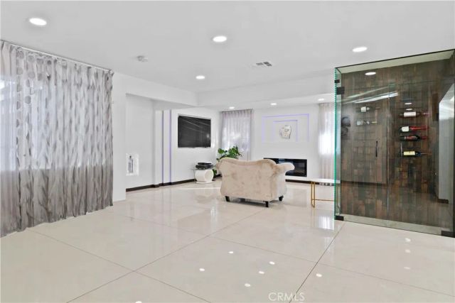 10533 Samoa Avenue, Tujunga, CA 91042