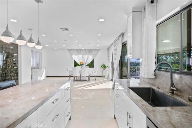 10533 Samoa Avenue, Tujunga, CA 91042