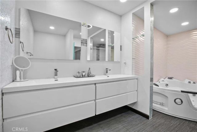 10533 Samoa Avenue, Tujunga, CA 91042